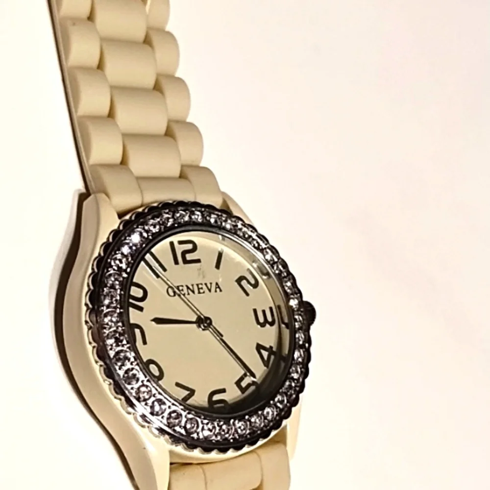 Nwot Geneva Cream Watch - Picture 2 of 8
